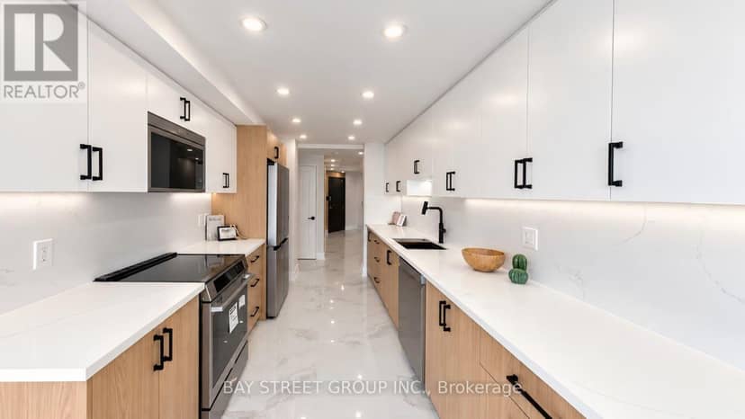 2201 - 85 Skymark Drive, Toronto, photo 6