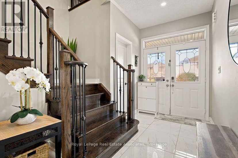 34 Humphrey Street — photo 6 of 40