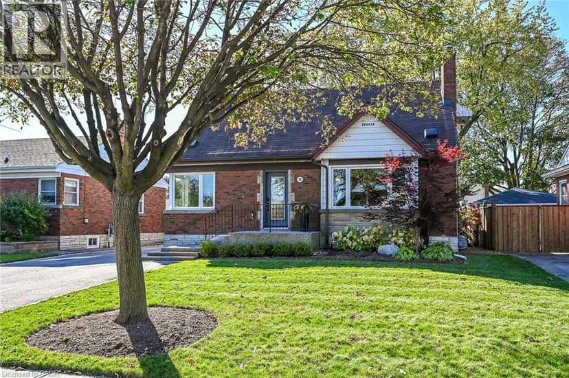 10 MULOCK Avenue — photo 2 of 40