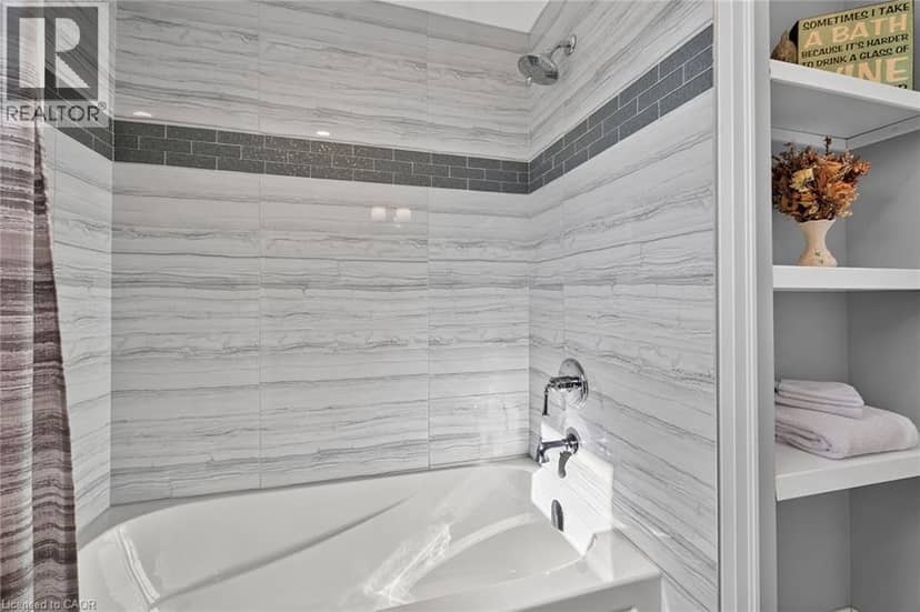10 MULOCK Avenue — photo 25 of 40