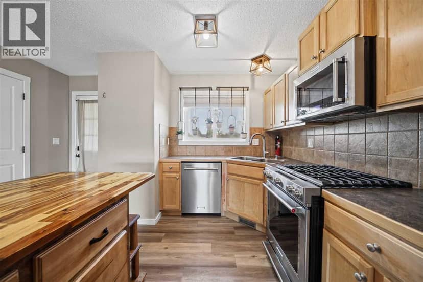 101 Clover Way, Carstairs, photo 8