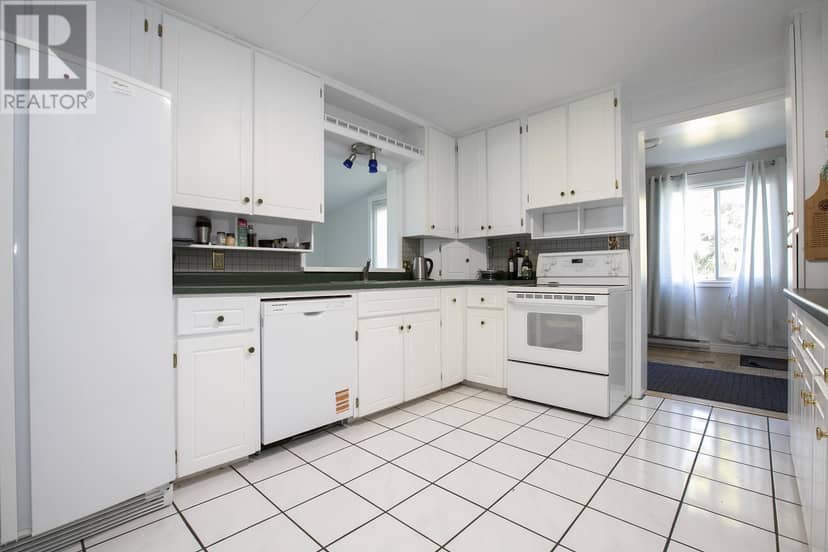 37 Albert TER — photo 33 of 40