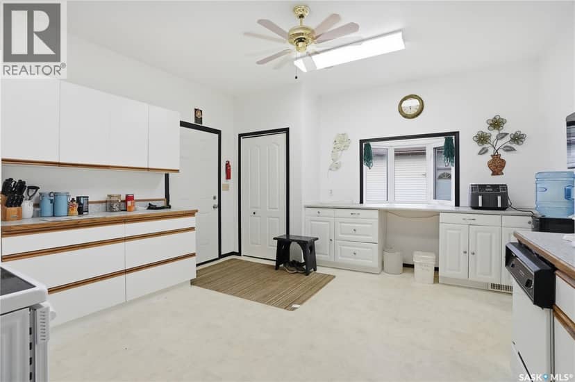 510 Andrew STREET — photo 3 of 16