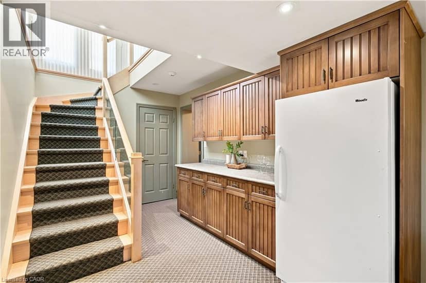 290 BRIDGEPORT Road E — photo 35 of 40