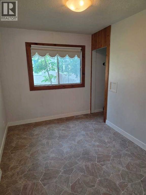 511 12C Street N — photo 10 of 24