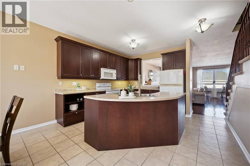 27 TRILLER Avenue — photo 10 of 40