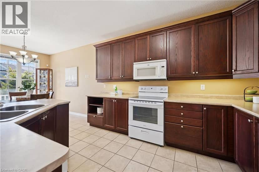 27 TRILLER Avenue — photo 11 of 40