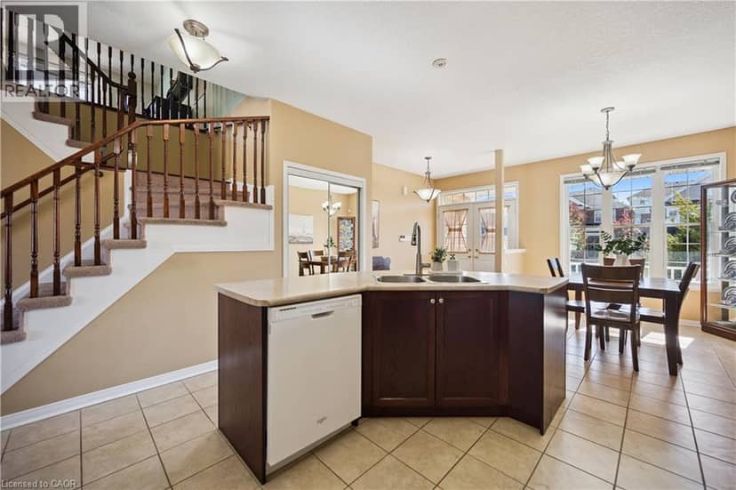 27 TRILLER Avenue — photo 12 of 40