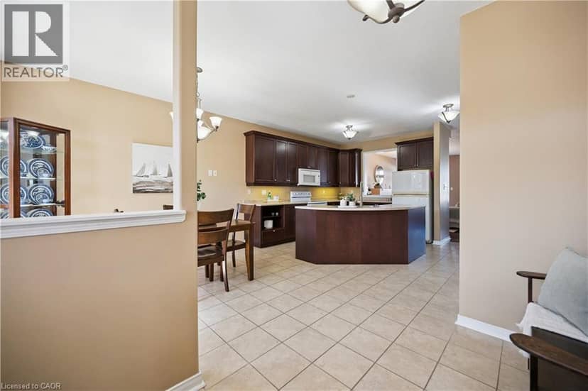 27 TRILLER Avenue — photo 9 of 40