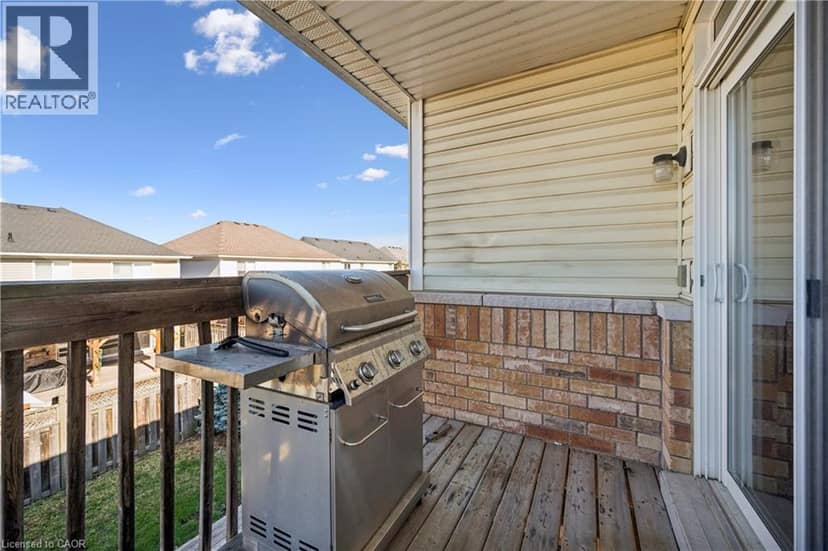 27 TRILLER Avenue — photo 37 of 40