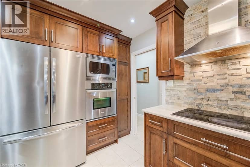28 BRIDLEWOOD Drive — photo 14 of 40