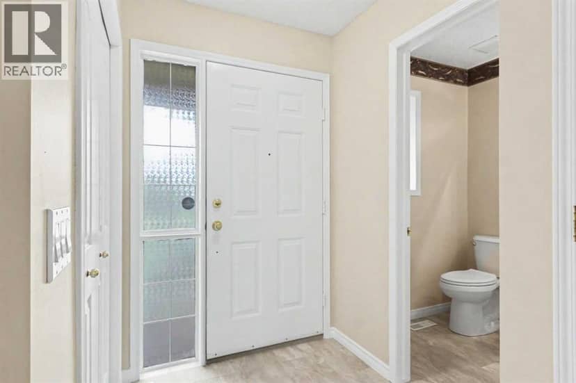 436 Rocky Ridge Bay NW, Calgary, photo 2