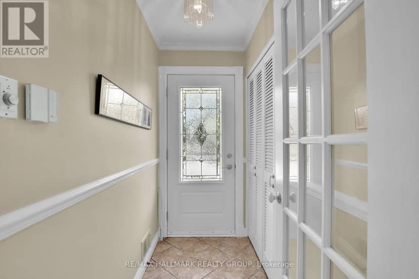 3242 Albion Road S — photo 9 of 38