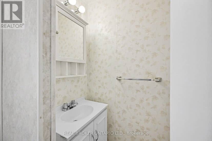 13 Du Lac Private — photo 10 of 20
