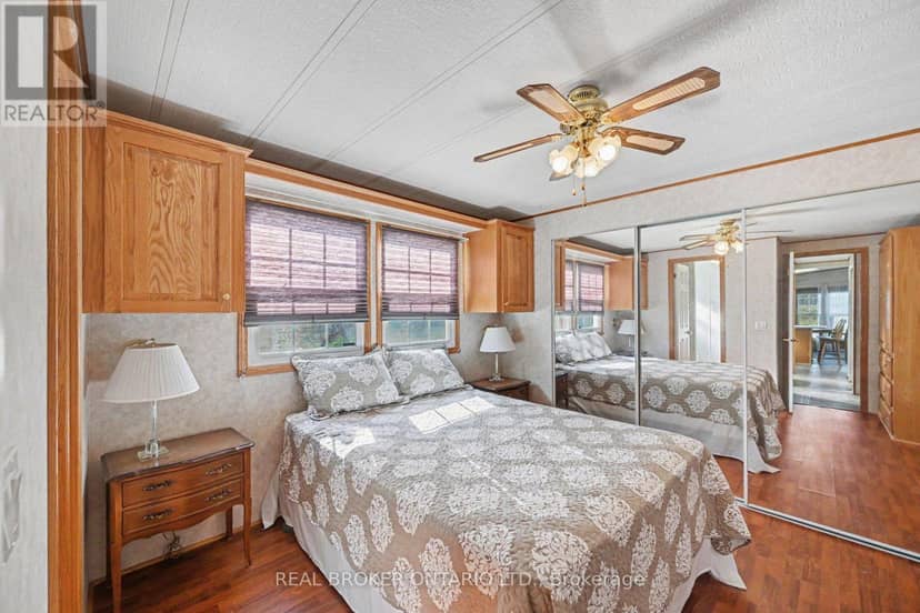 13 Du Lac Private — photo 12 of 20