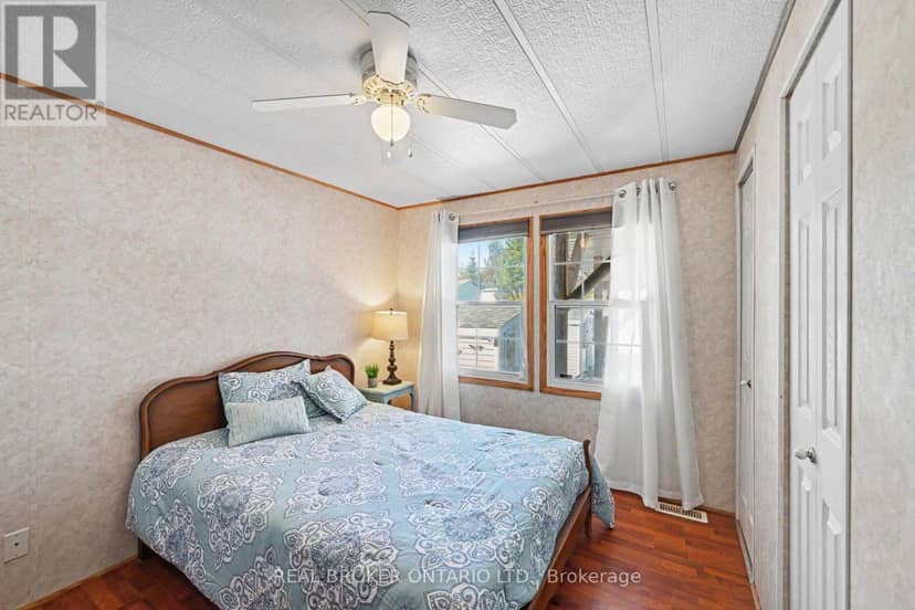 13 Du Lac Private — photo 16 of 20