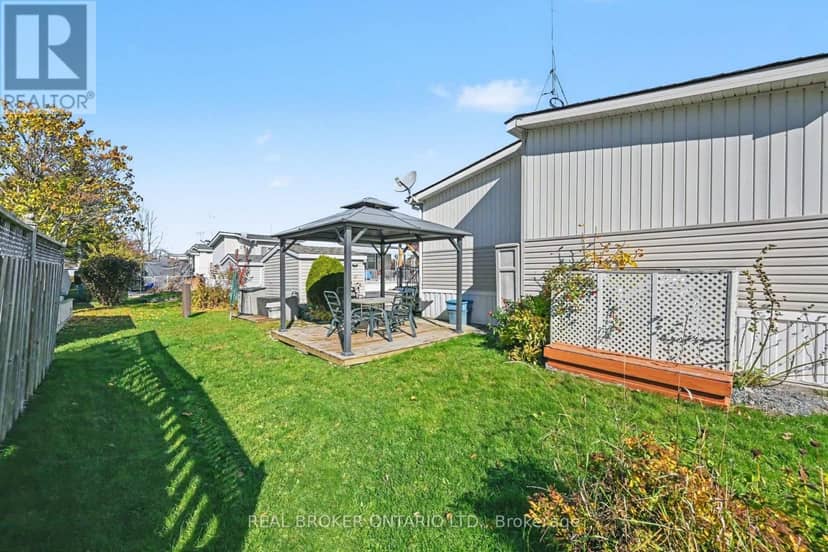 13 Du Lac Private — photo 19 of 20