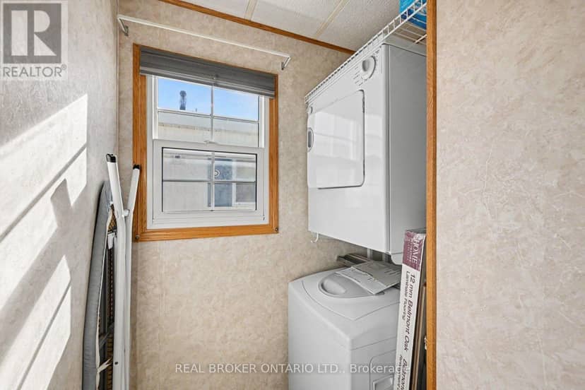 13 Du Lac Private — photo 9 of 20