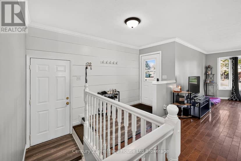 37 Spring Street — photo 11 of 40