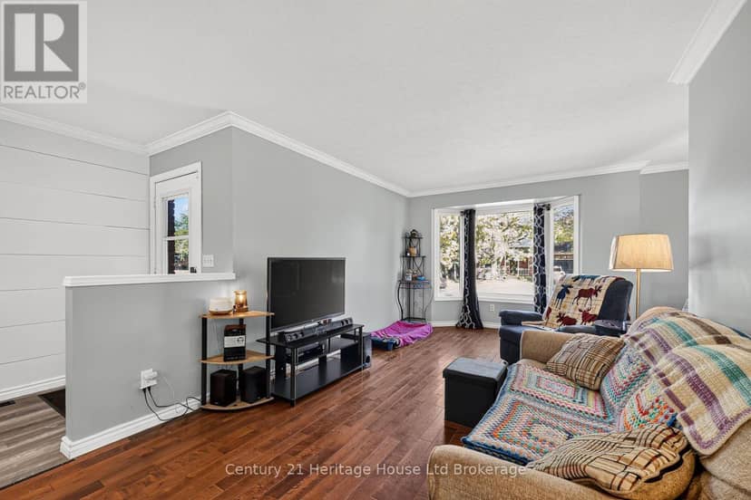 37 Spring Street — photo 12 of 40