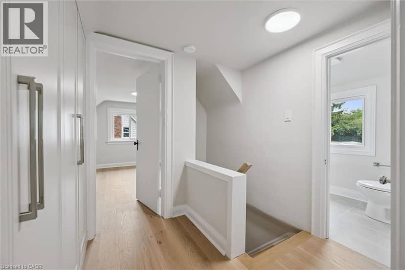 651 DUNDAS Street S — photo 14 of 30