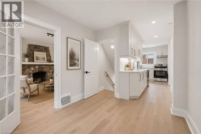 651 DUNDAS Street S, Cambridge, photo 8