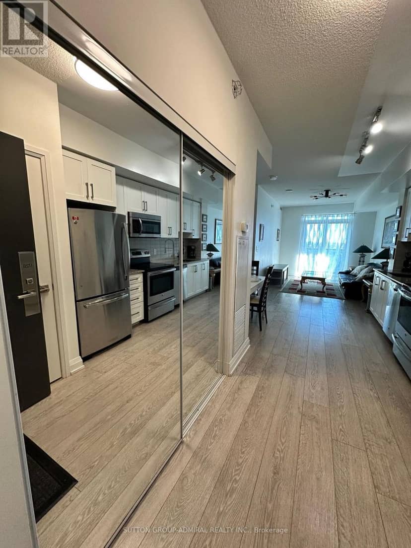 1728 - 7161 Yonge Street — photo 10 of 35