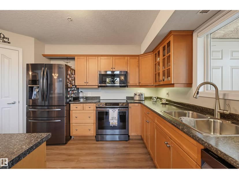 #427 9008 99 AV NW — photo 14 of 40