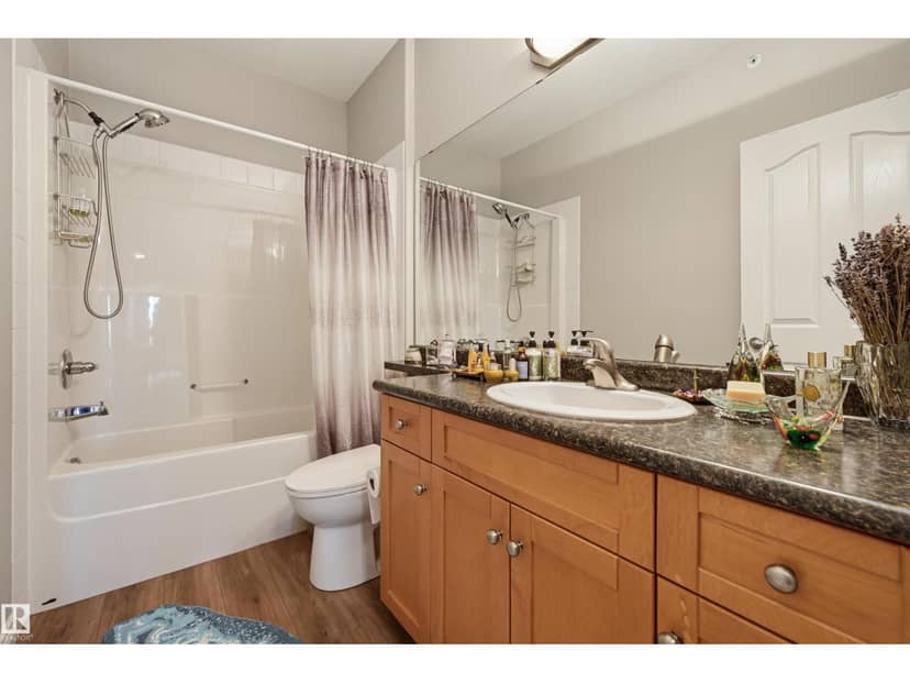 #427 9008 99 AV NW — photo 19 of 40