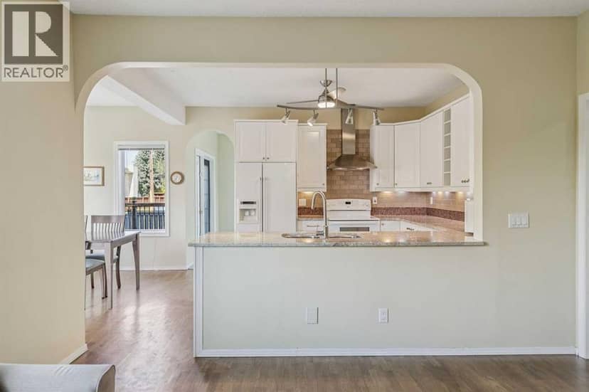 912 Woodbine Boulevard SW — photo 10 of 34