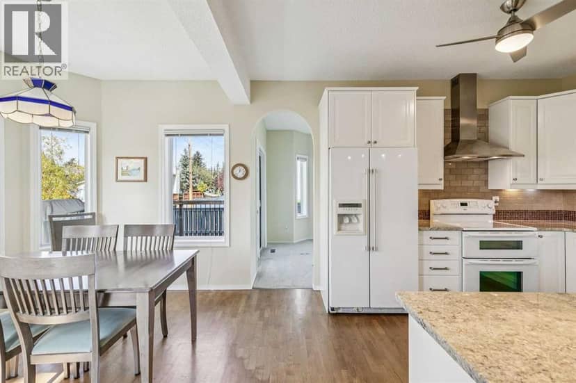 912 Woodbine Boulevard SW — photo 11 of 34