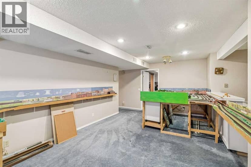 912 Woodbine Boulevard SW — photo 28 of 34