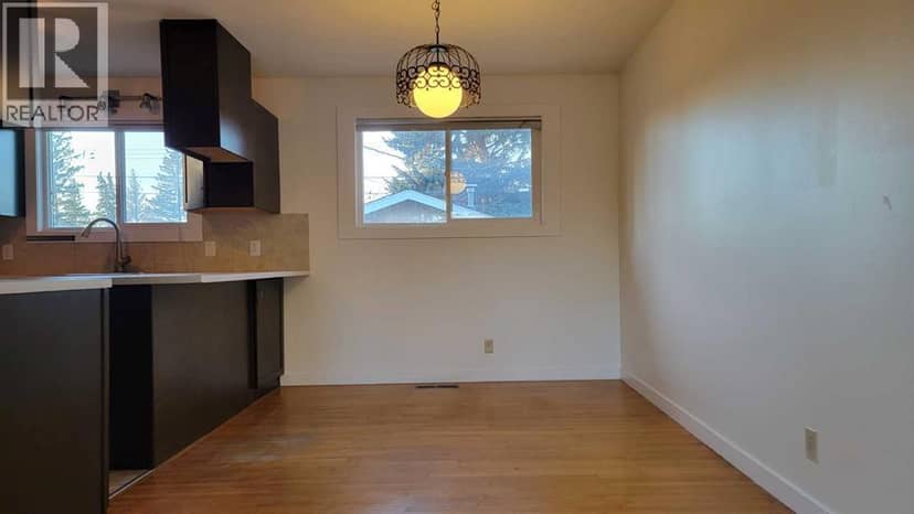 4815 Verona Drive NW — photo 10 of 40