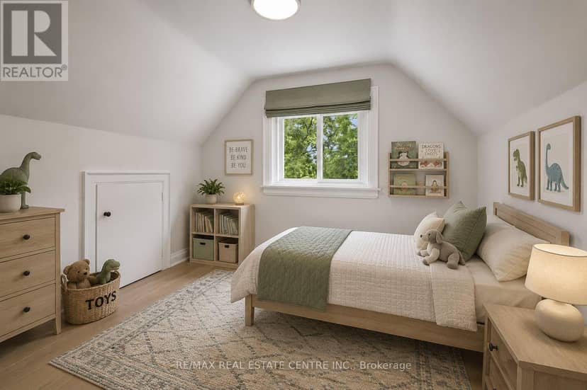 651 Dundas Street S — photo 14 of 30