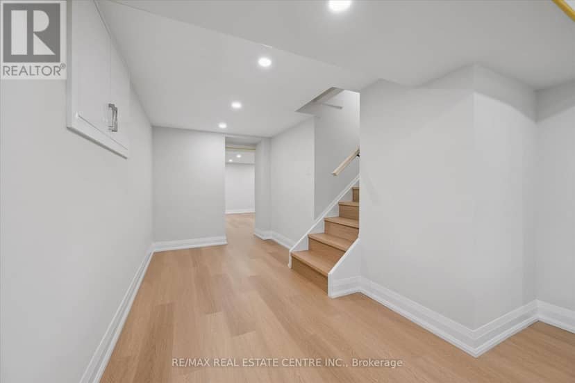 651 Dundas Street S — photo 16 of 30