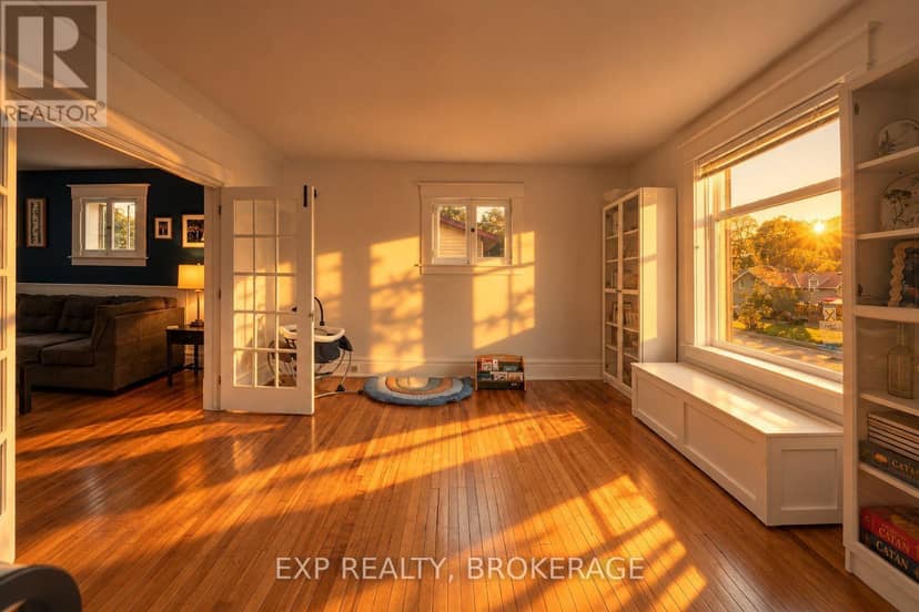 47 Henry Street — photo 5 of 40