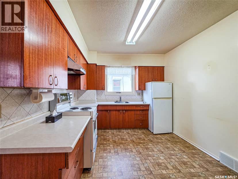 142 5th AVENUE W, Melville, photo 8