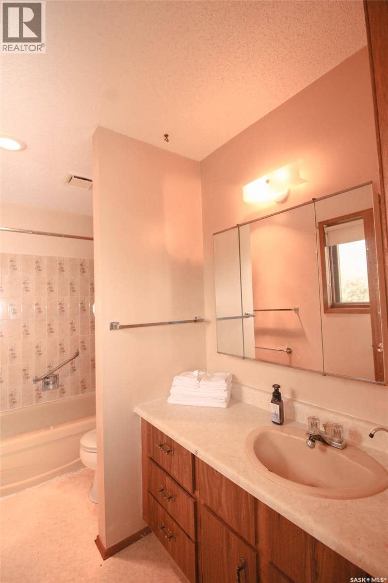 223 2nd STREET W — photo 17 of 40