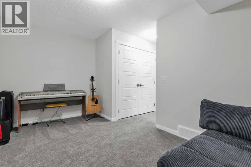 162 Chinook Gate Boulevard SW — photo 24 of 31
