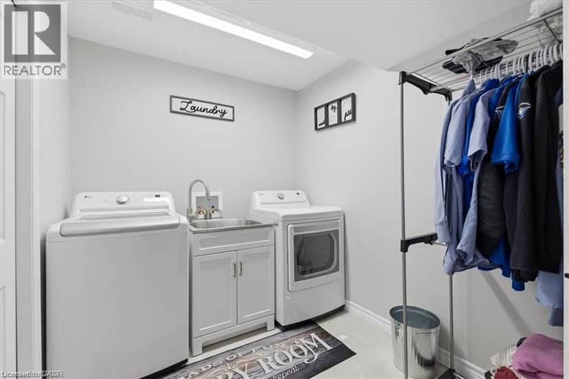 84 WESTMEADOW Drive Unit# 1 — photo 32 of 40