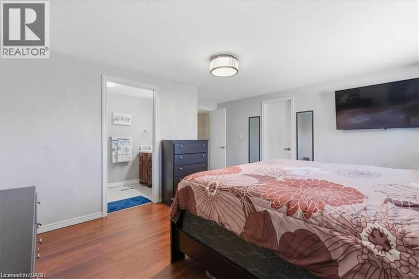 84 WESTMEADOW Drive Unit# 1 — photo 21 of 40