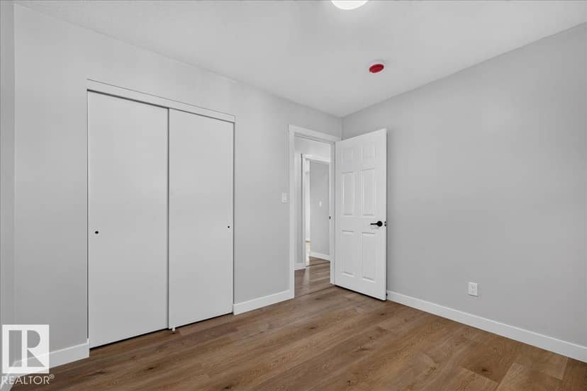 4716 51 AV — photo 24 of 40
