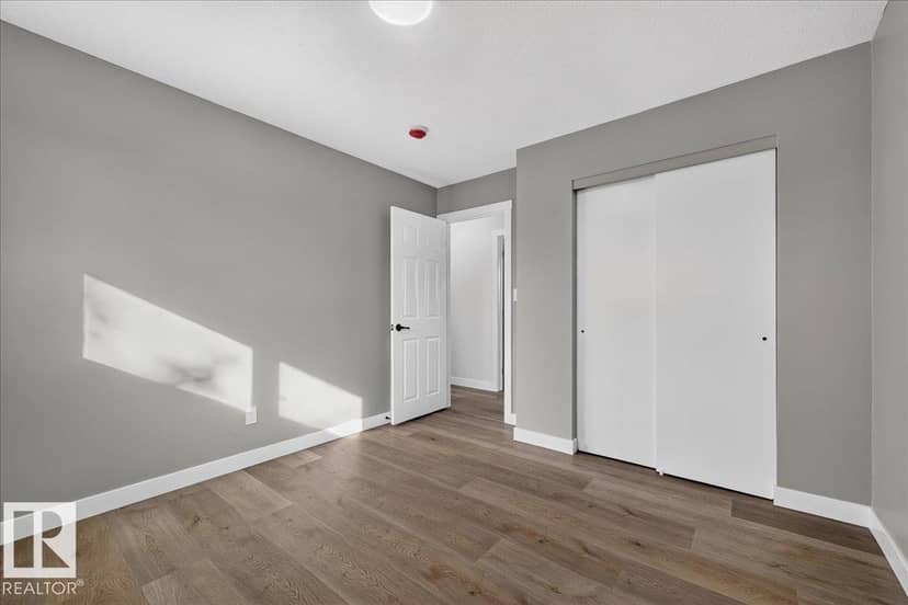 4716 51 AV — photo 28 of 40