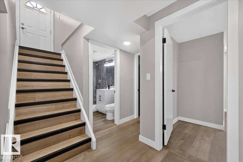 4716 51 AV — photo 29 of 40