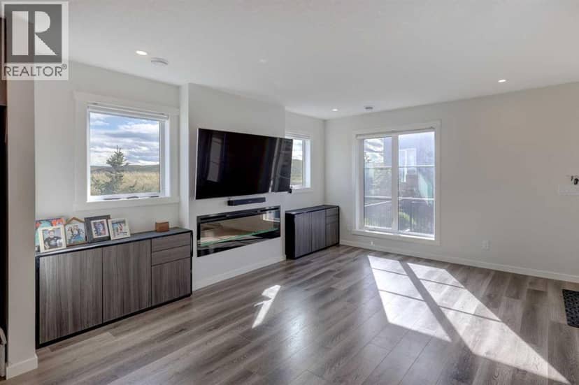 319, 260 Rowley Way NW, Calgary, photo 3