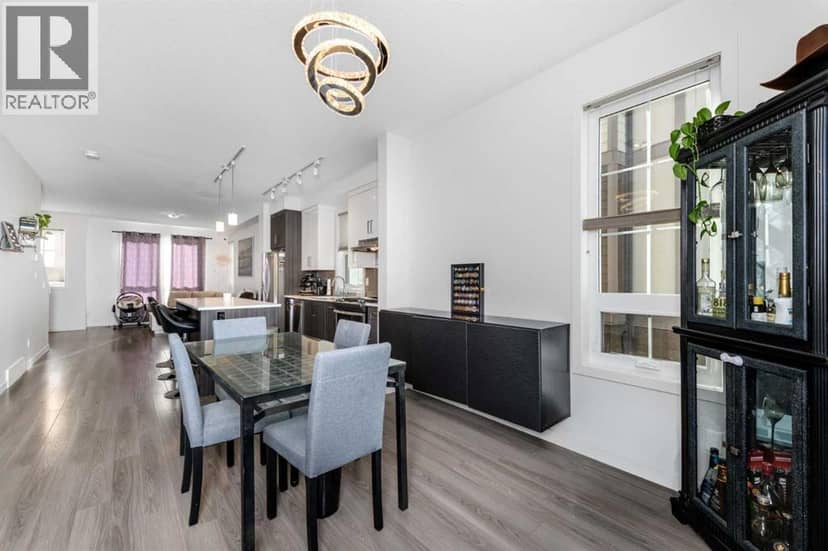 932 Sherwood Boulevard NW — photo 10 of 34