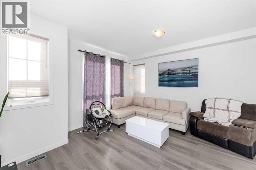 932 Sherwood Boulevard NW — photo 11 of 34