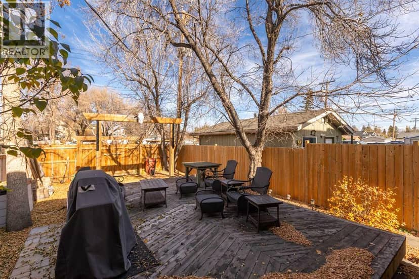 16 6 Avenue SE, High River