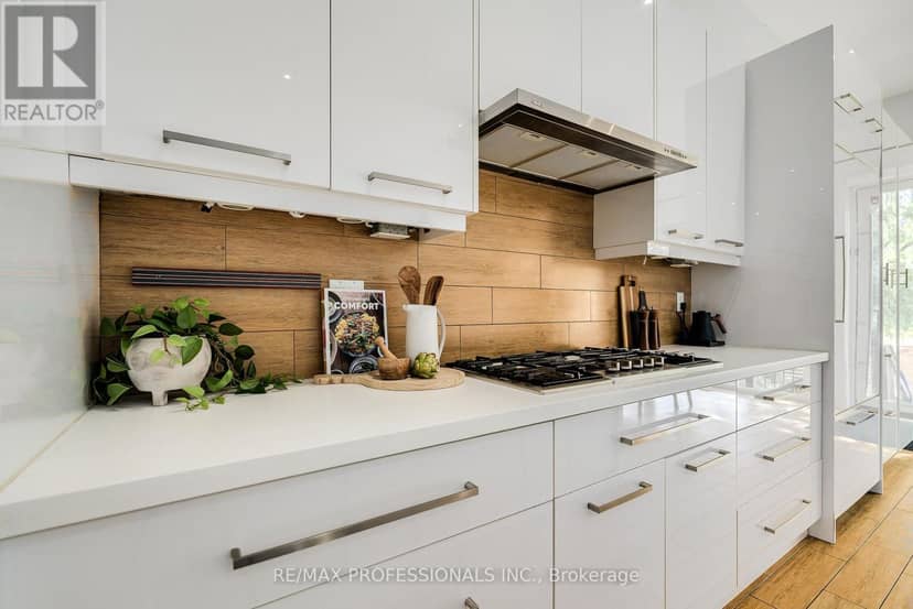 777 Eastern Avenue, Toronto, photo 8