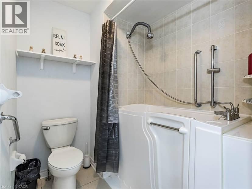 350 LAKEBREEZE Drive Unit# 8 — photo 16 of 33